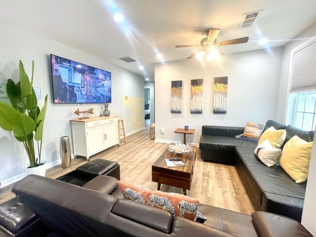 Foto del edificio - 285 Whitaker Cir NW