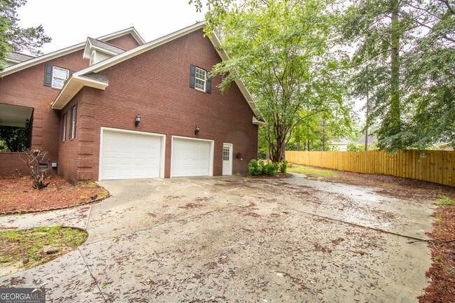 Building Photo - 906 Monarch Cir