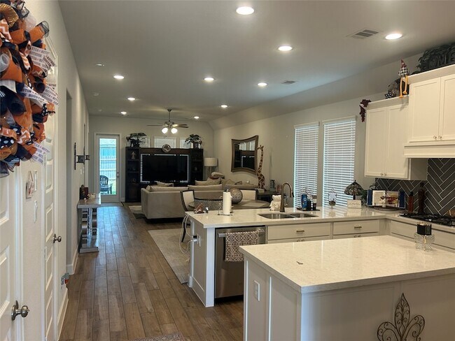 Building Photo - 42454 Quail Vly Ln