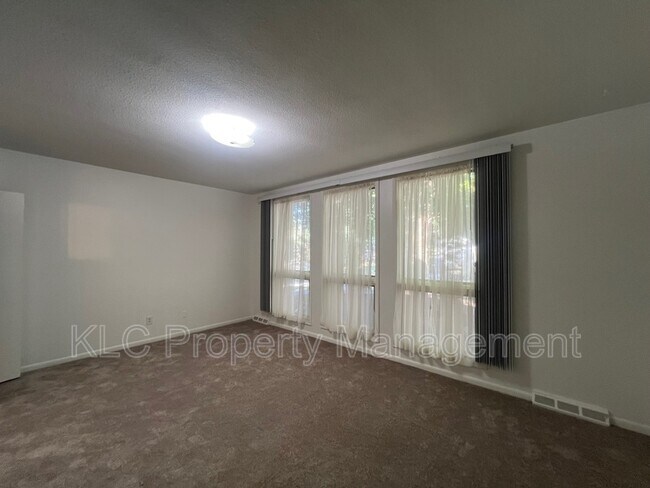 Foto del edificio - 2826 67th St