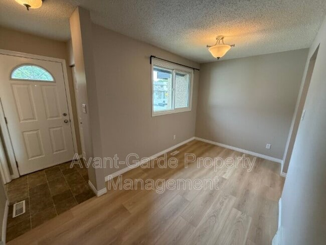 Building Photo - 3213-3142 142 Ave NW