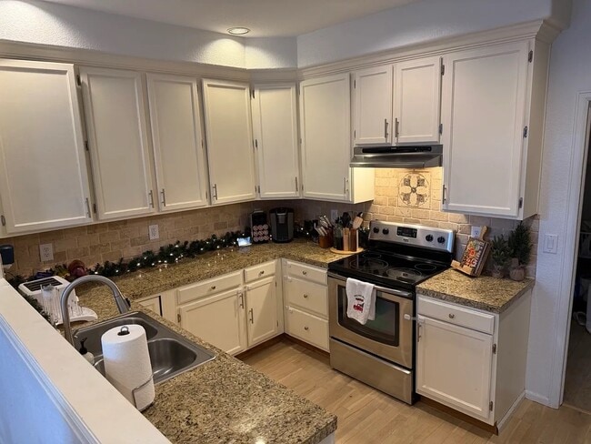 Building Photo - 9804 Grove St