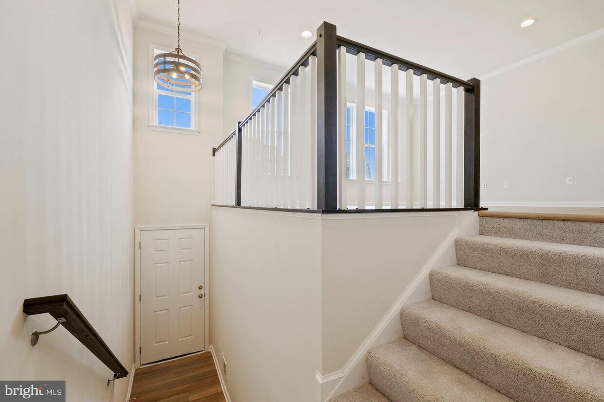 Foto principal - 6211 Davinci St