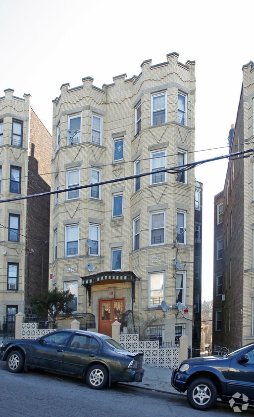 18 Locust Hill Ave, Yonkers, NY 10701 Apartments in Yonkers, NY