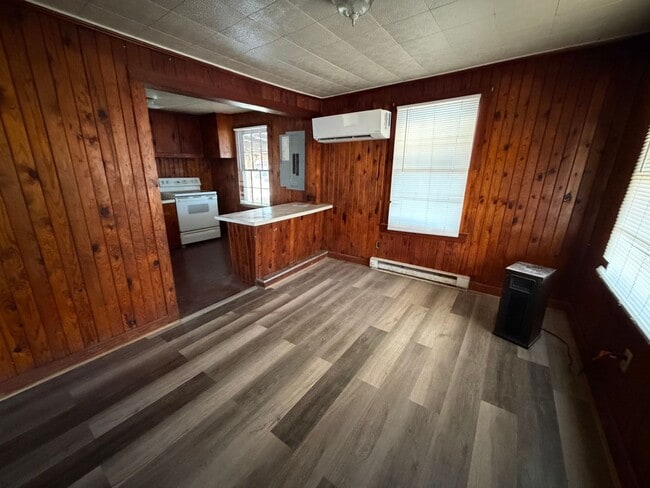 Foto del edificio - 2 Bedrooms- 1 Bathroom- House in West Rome!