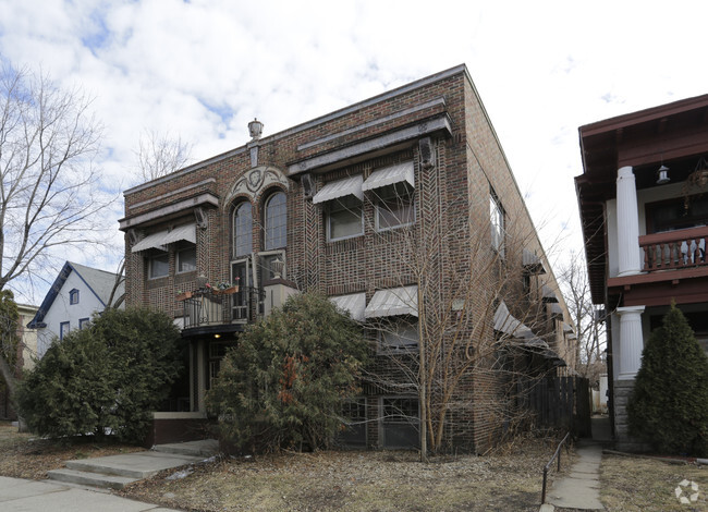 Building Photo - 2621 Pillsbury Ave
