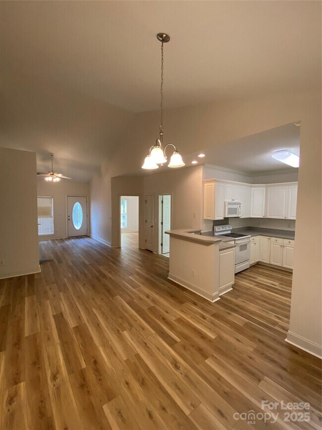 Foto del edificio - 532 Knighton Hill Rd