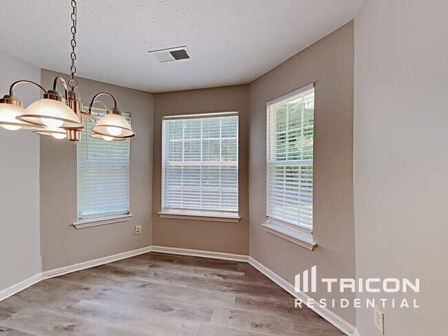 Foto del edificio - 536 Harvick Cir