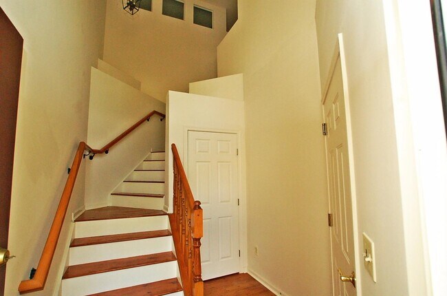 Foto del edificio - 4333 Marival Way