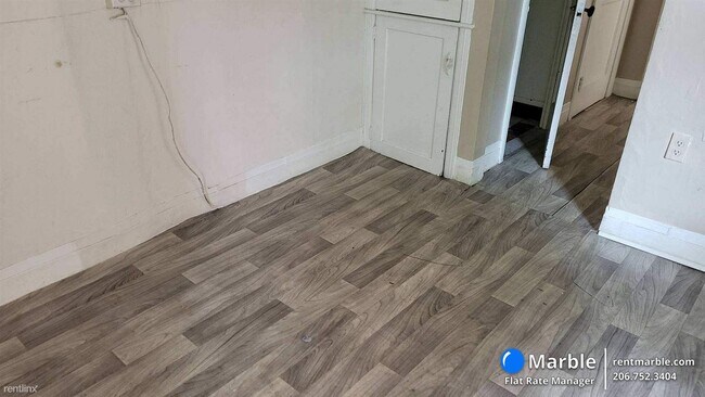 Foto del edificio - 5 br, 2 bath House - 132 Jefferson Ave