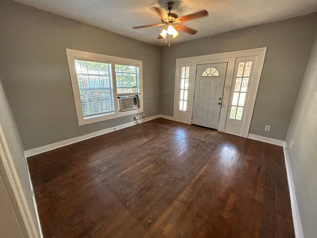 Foto del edificio - **APPLICATION RECEIVED** **MOVE-IN SPECIAL...