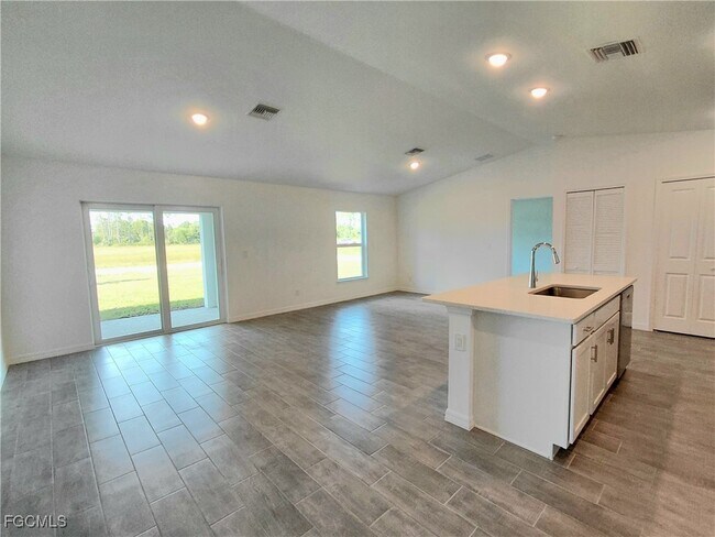 Foto del edificio - 909 NW 30th St