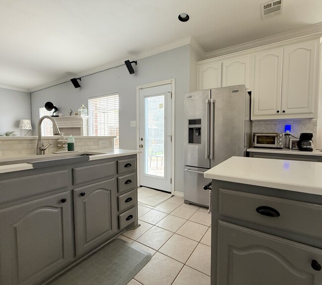 Building Photo - 3006 Quail Holw