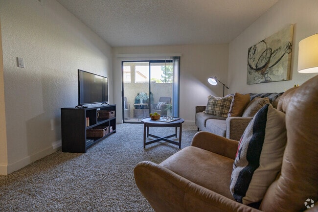 1 BD, 1 BA - 720SF - The Reserve