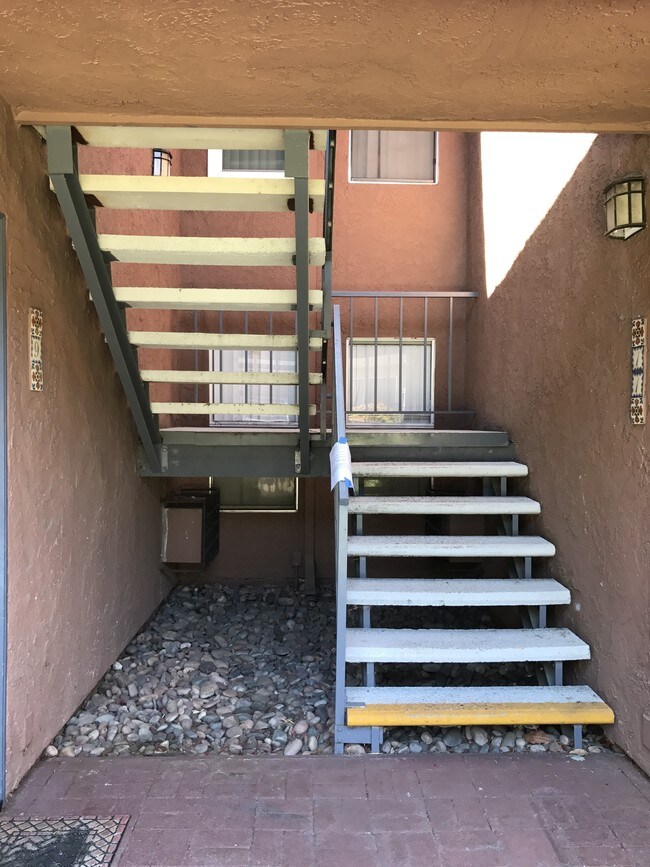 1345 Cabrillo Park Dr Unit H10, Santa Ana, CA 92701 Condo for Rent in