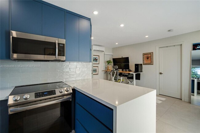 Foto del edificio - 145 NE 49th St