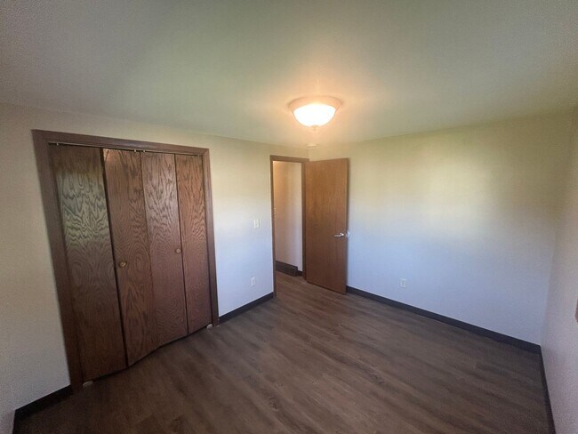 Foto del edificio - 603-605 Woodbine Ave