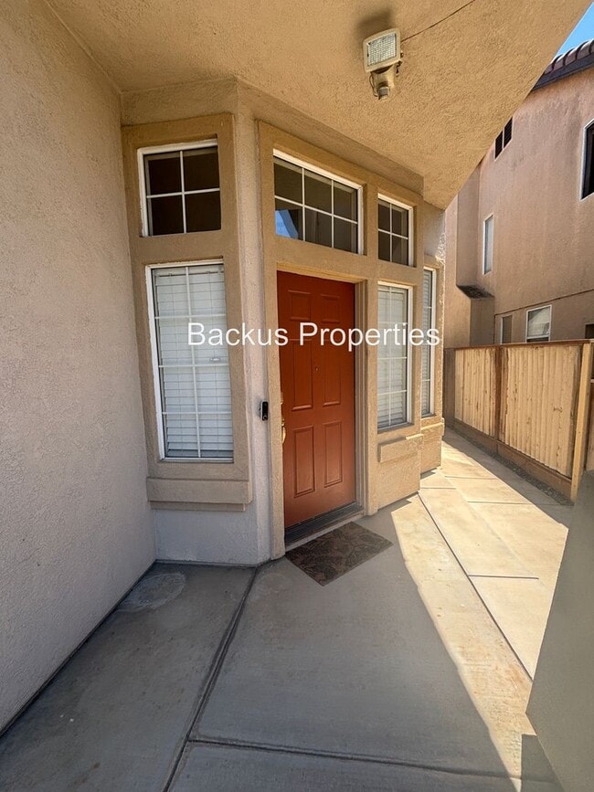 Building Photo - Great home in North Salinas with office/bo...