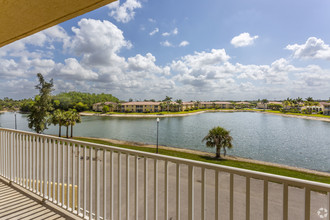 Cobblestone on The Lake Apartments photo'