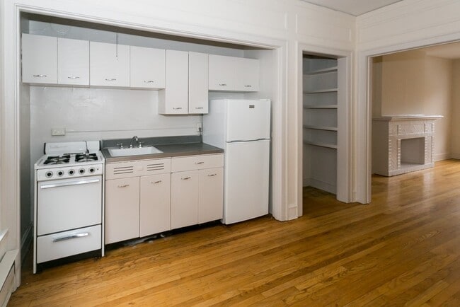 Building Photo - 1036 Dempster St