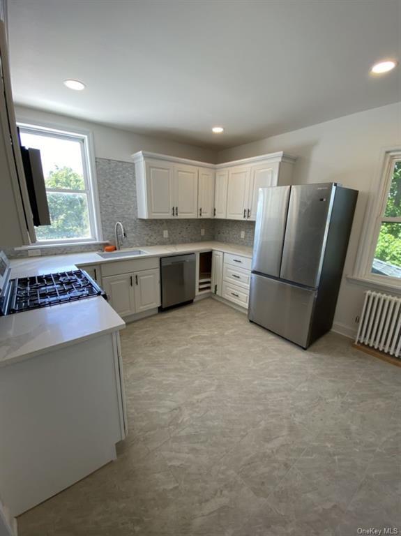 Building Photo - 25 Rochambeau Ave