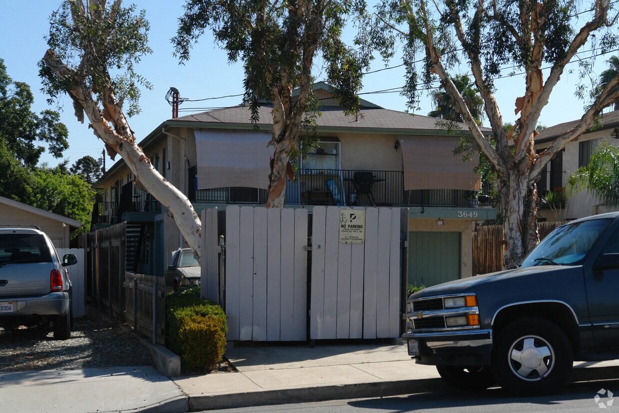 Building Photo - 3649 S Bonita St