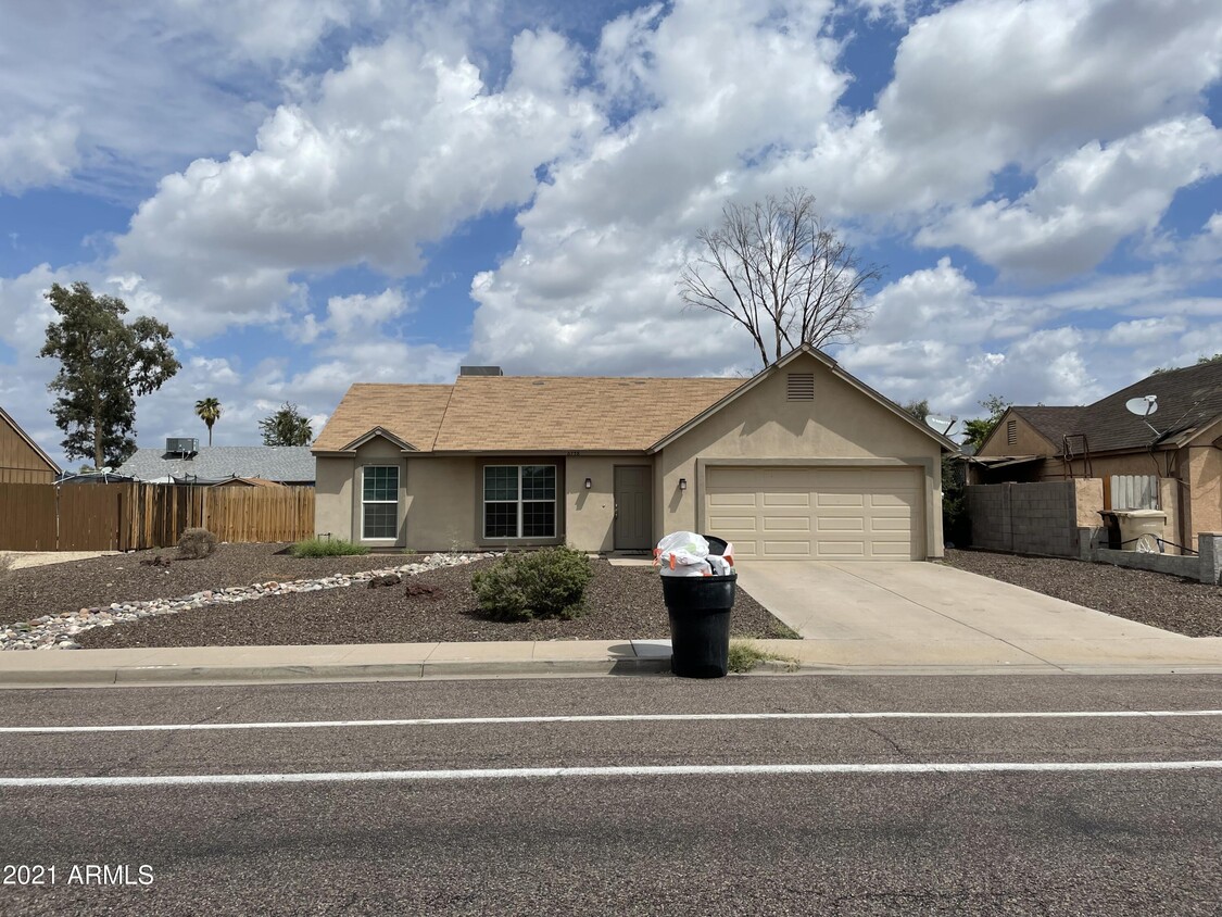 Primary Photo - 6758 W Mountain View Rd