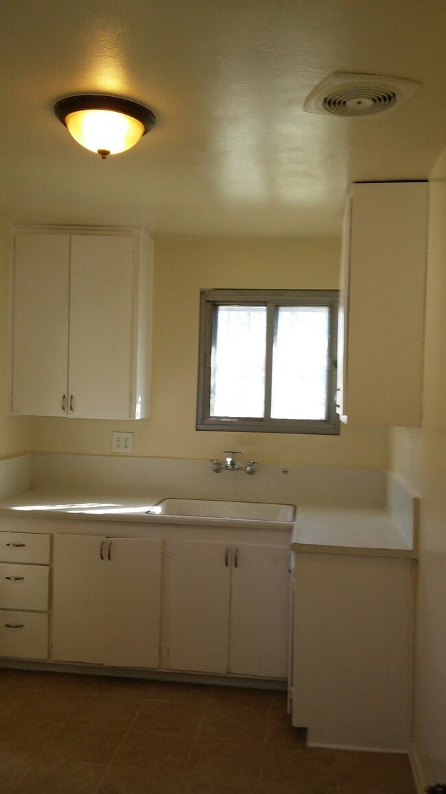 Foto del edificio - 607 S Plum Ave