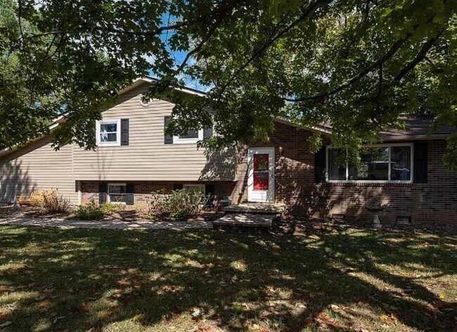 Foto del edificio - 128 Farlow Dr