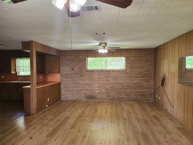 Building Photo - 4550 Co Rd 417