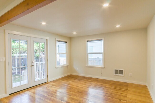 Foto del edificio - 1Bd/1Ba Seattle Duplex