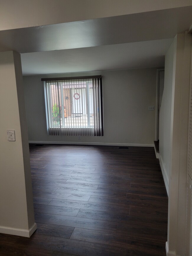 Building Photo - 1208 S 900 E