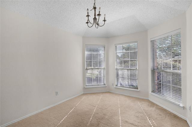 Foto del edificio - 9808 Nixon Dr