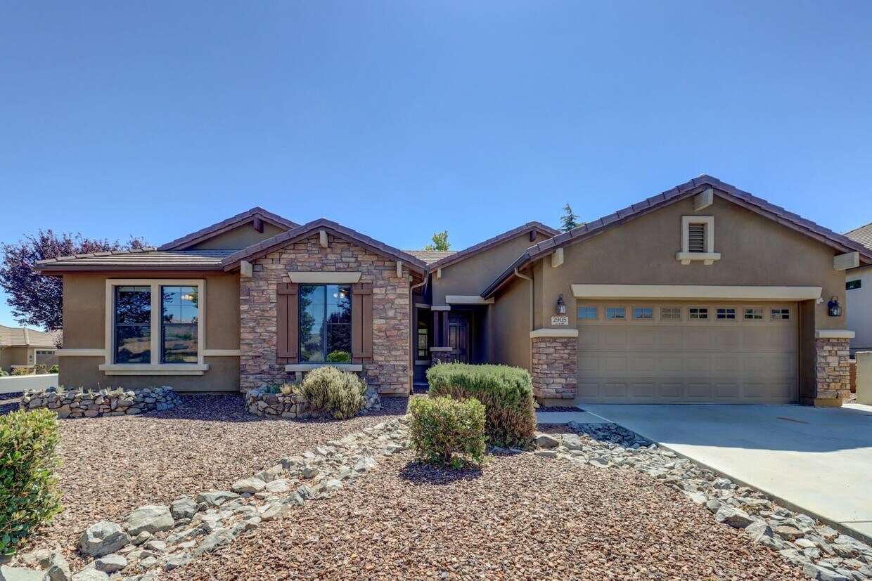 Foto principal - Beautiful 4 bedroom 2 bathroom home in Pre...
