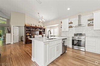 Building Photo - 391 Pindo Palm Dr