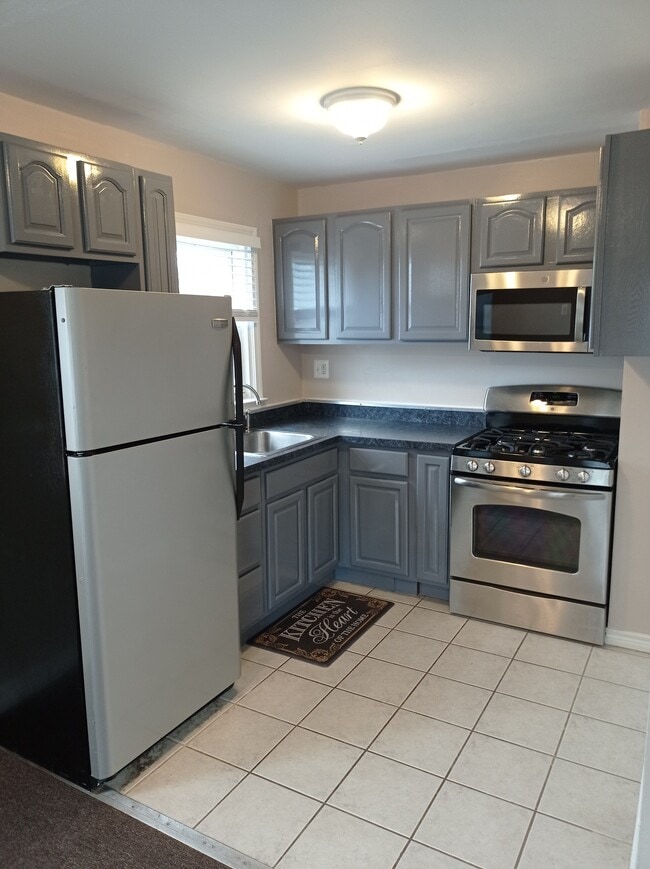 Photo - 1911 Goodnaw St House