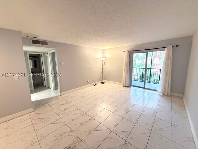 Building Photo - 1281 SW 46th Ave