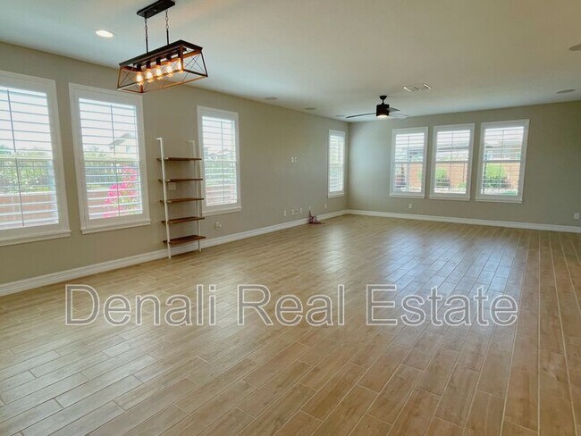 Foto del edificio - 13648 N 144th Dr