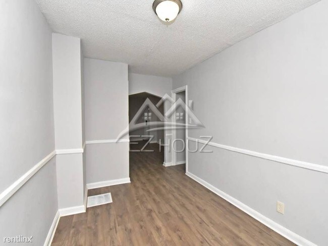 Building Photo - 3 br, 1 bath Apartment - 4809 Beaufort Ave