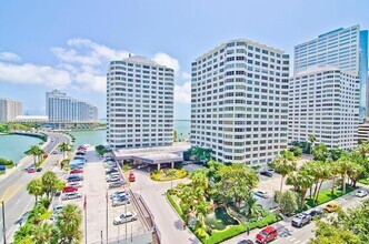 Building Photo - 825 Brickell Bay Dr