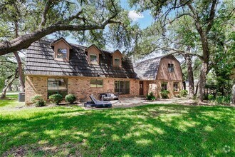Building Photo - 9006 Balcones Club Dr