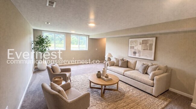 Foto del edificio - 3 Bed, 3 Bath Home with Garage / Available Now!