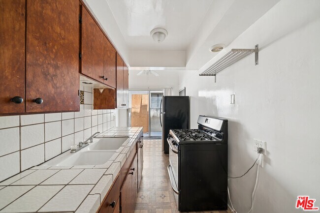 Foto del edificio - 153 Crescent Dr