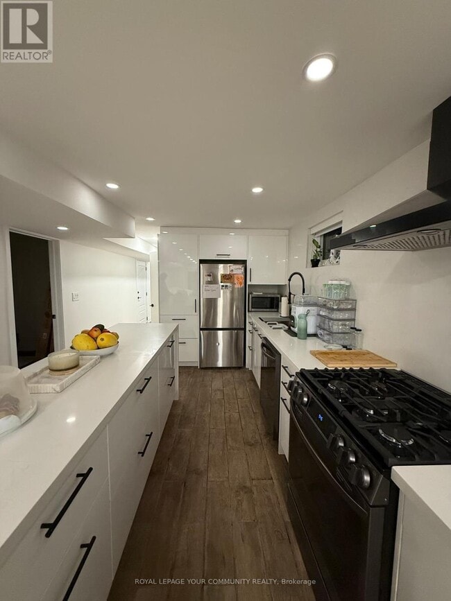 Building Photo - 89 Maplegrove Ave