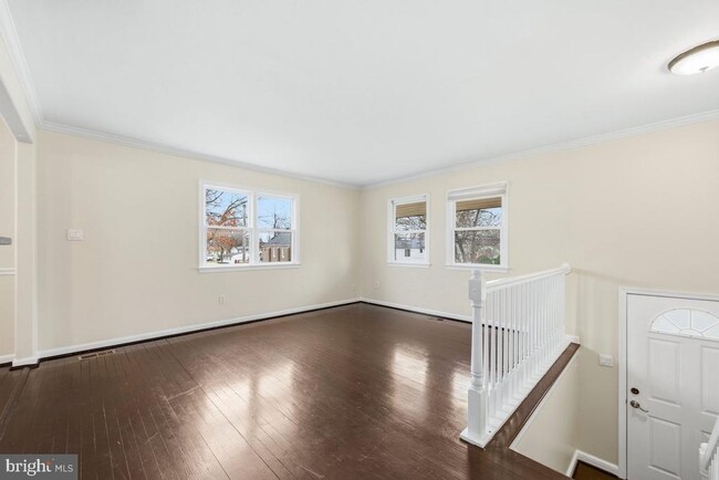 Foto del edificio - 8519 Locust Grove Dr