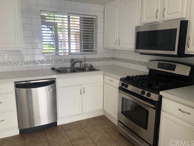 Building Photo - 1485 Elegante Ct