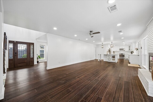 Foto del edificio - 10602 Riverview Dr