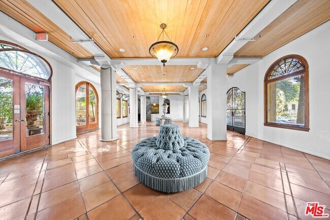 Foto del edificio - 109 N Sycamore Ave
