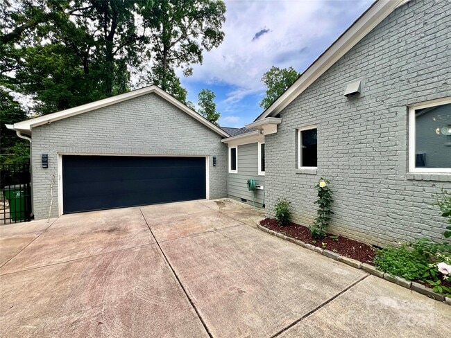 Building Photo - 4749 Gaynor Rd