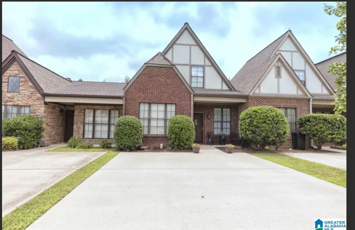 Foto principal - 1017 Ashwood Dr